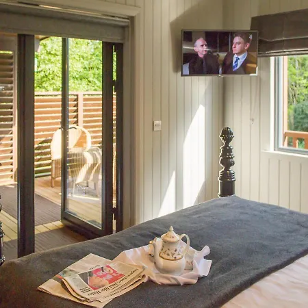 Broadoaks Boutique Πανσιόν 5*