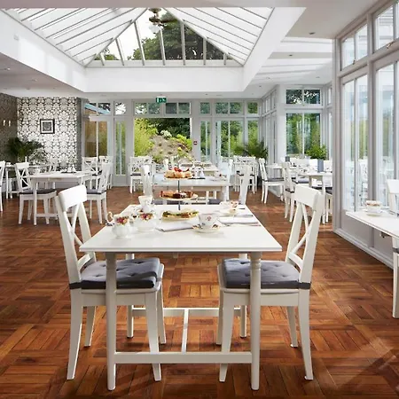 Broadoaks Boutique 5*