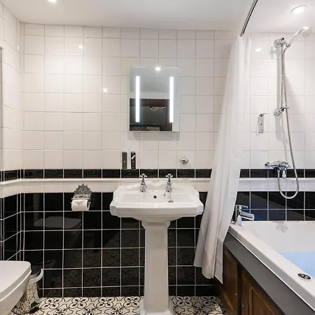 Broadoaks Boutique בית הארחה 5*