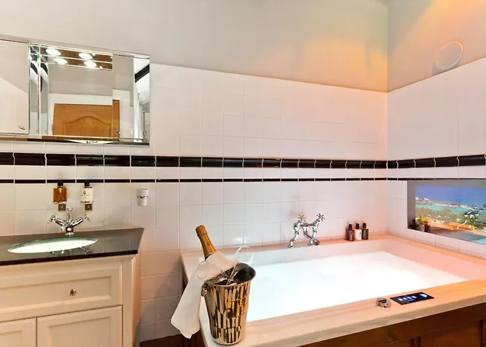 Broadoaks Boutique 5*